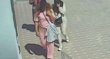 Kapı kırıp eve giren kadın hırsızlar, 200 bin liralık altın çaldı