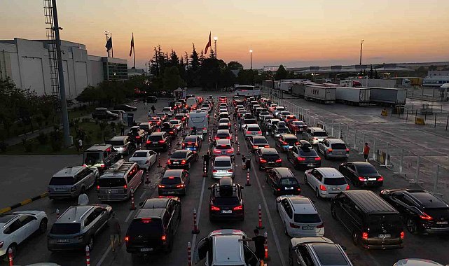 Kapıkule'de gurbetçilerin hüzünlü dönüş yolculuğu