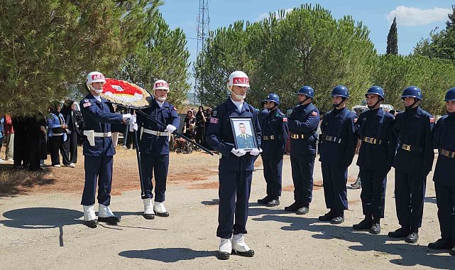 Kara astsubay öğrencisi toprağa verildi