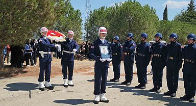 Kara astsubay öğrencisi toprağa verildi