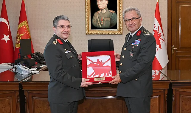 Kara Kuvvetleri ve Genelkurmay'da devir teslim
