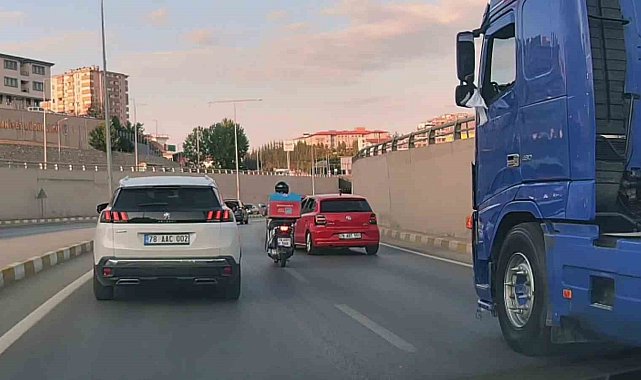 Karabük'te düğün konvoyundaki araçlar trafik kurallarını hiçe saydı