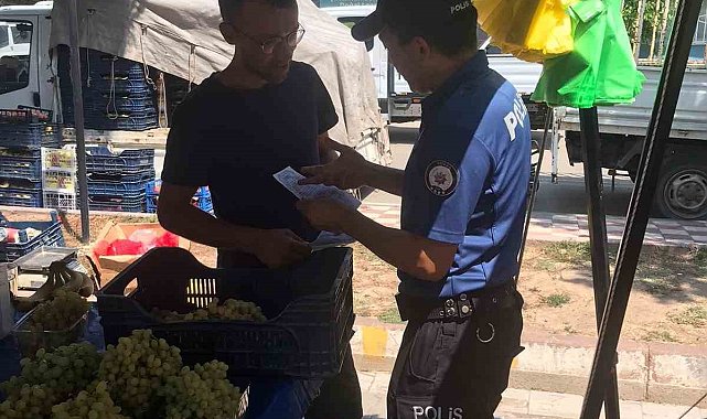 Karacabey'de polis dolandırıcılığa karşı broşür dağıttı