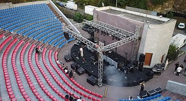 Karadeniz Ereğli'de Acheron amfi tiyatro yaz konserleri başladı