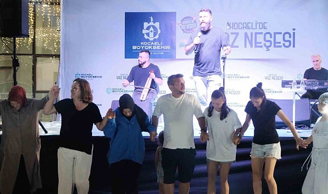 Karadeniz rüzgarı Milli İrade Meydanı'nda esti