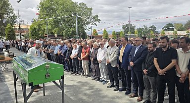 Karadeniz'de boğulan öğretmen son yolculuğuna uğurlandı