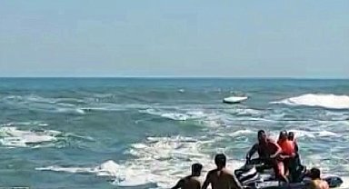 Karadeniz'de can pazarı: 3 kişi boğulmaktan son anda kurtarıldı