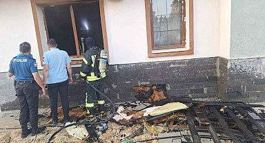Karaman'da apartmanın giriş katındaki dairede çıkan yangın korkuttu