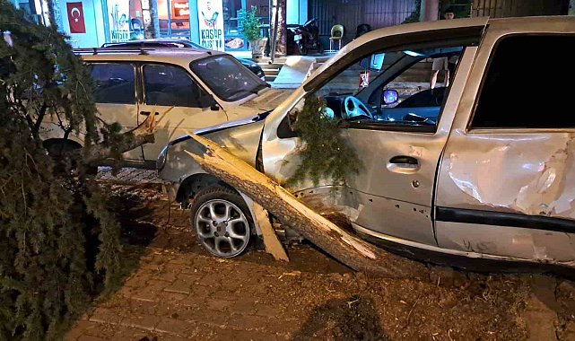 Karaman'da ortalığın savaş alanına döndüğü kaza maddi hasarla atlatıldı
