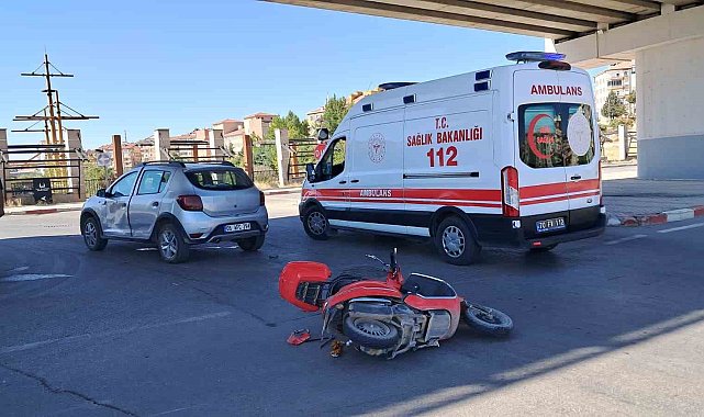 Karaman'da otomobil ile motosiklet çarpıştı: 1 yaralı