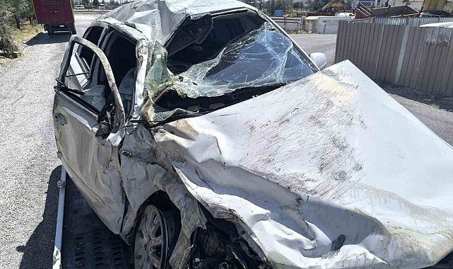 Karapınar'da otomobiller çarpıştı: 2 yaralı
