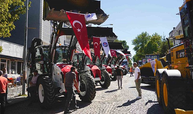 Kars Belediyesi'nde hizmet coşkusu: 15 yeni iş makinesi törenle hizmete girdi