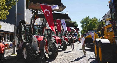 Kars Belediyesi'nde hizmet coşkusu: 15 yeni iş makinesi törenle hizmete girdi