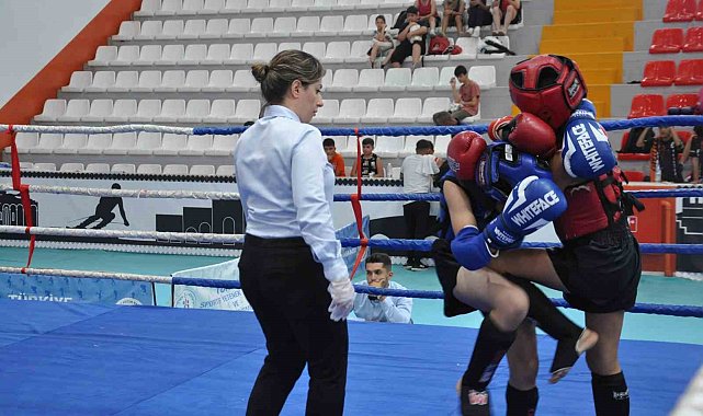 Kars'ta Çocuklar Türkiye Muaythai Şampiyonası nefes kesiyor