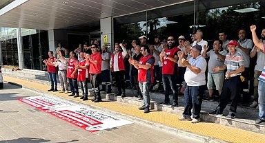 Karşıyaka Belediyesi'nde sular durulmuyor: İşçiler de memurlar da grevde