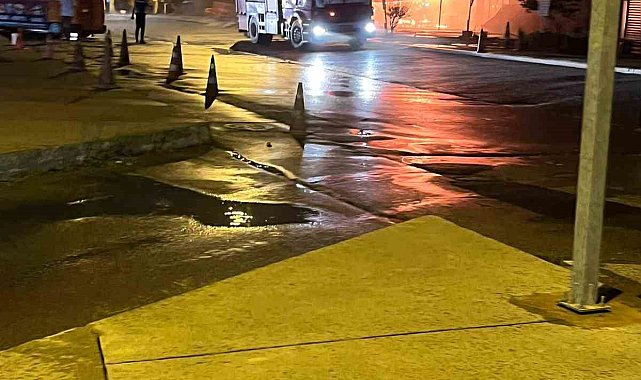 Kartal'da balıkçı barınağı alev alev yandı