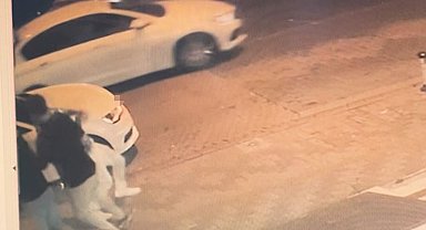 Kartal'da kaldırımda yürüyen adama yumrukla saldırdılar