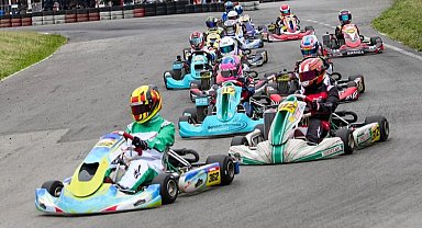 Karting heyecanı Tuzla'da sürüyor