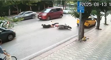 Kasksız yolcu taşıyan sürücü motosikleti yere yatırdı
