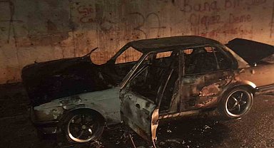 Kastamonu'da alevlere teslim olan forklift ve otomobil kullanılmaz hale geldi