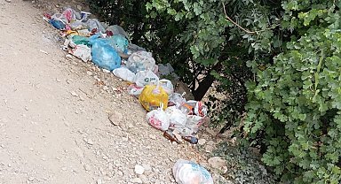 Kato Dağı'ndaki Kaval Şelalesi'nde çöp tepkisi