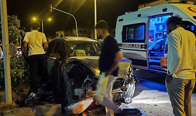 Kavşakta iki araç çarpıştı: 7 yaralı