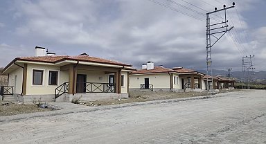 Kaymakam Eroğlu, Aşağı Kepirce köy evlerindeki çalışmaları inceledi