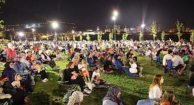 Kayseri Talas Millet Bahçesi'nde yazlık sinema keyfi