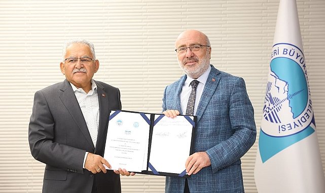 Kayseri Üniversitesi öğrencilerine sanat ve eğitim desteği