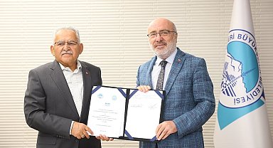 Kayseri Üniversitesi öğrencilerine sanat ve eğitim desteği