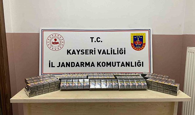 Kayseri'de 3 farklı tırdan 770 paket kaçak sigara ele geçirildi