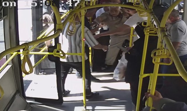 Kayseri'de otobüs şoförü fenalaşan yolcuyu hastaneye yetiştirdi