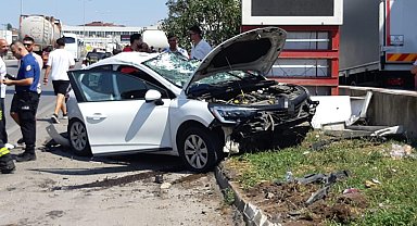 Kazada kontrolden çıkan otomobil akaryakıt istasyonunun duvarına çarptı: 1 yaralı