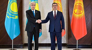 Kazakistan Cumhurbaşkanı Tokayev'den Kırgız mevkidaşı Caparov'a "Altın Kartal" devlet nişanı