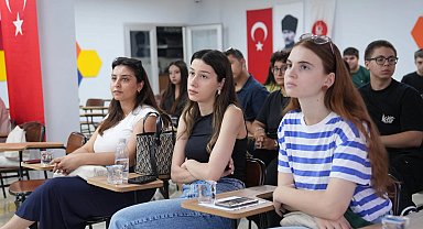 Keçiörenli gençler geleceğe yapay zekayla hazırlanıyor