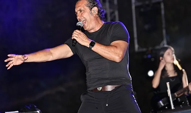 Kıraç'tan Denizli'de Zafer Bayramı'na coşkulu konser