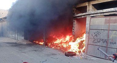 Kırıkhan'da iş yeri alevlere teslim oldu