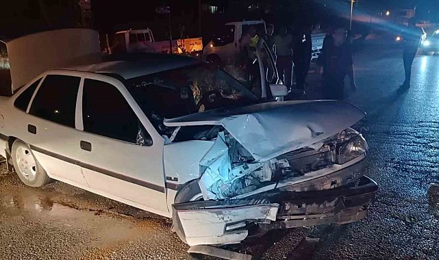 Kırıkkale'de otomobiller kafa kafaya çarpıştı: 3 yaralı