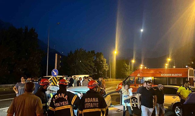 Kırmızı ışıkta geçen otomobil, araca çarptı: 5 yaralı