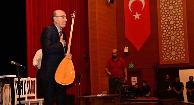 Kırşehir Belediyesi'ne Neşet Ertaş heykeli sitemi