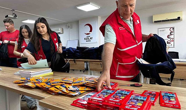 Kızılay'dan kırtasiye desteği