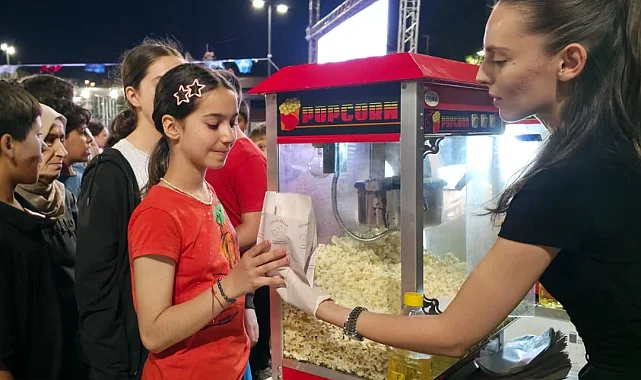 Kocaeli Büyükşehir'den kitapseverlere film molası