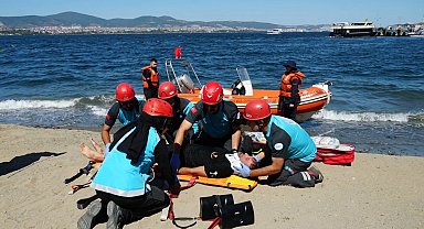 Kocaeli Gölcük'te gerçeği aratmayan tatbikat
