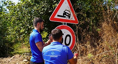 Kocaeli kırsalında ulaşım levhaları yenileniyor