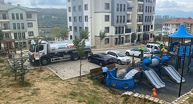 Kocaeli'de çocuk parkları temizlenip onarılıyor