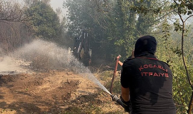 Kocaeli'deki orman yangınına 10 helikopter ve 6 uçakla müdahale sürüyor
