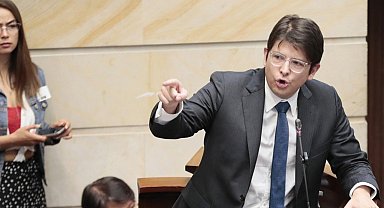 Kolombiya'da 15 yaşındaki çocuk tarafından suikaste uğrayan başkan adayı hayatını kaybetti