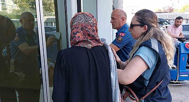 Komşusunun anahtarını kopyalayıp 1,7 milyon liralık altın çalıp sıfır araç alan kadın serbest bırakıldı