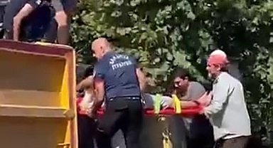 Kontrolden çıkan hafriyat kamyonu devrildi