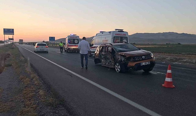 Kontrolden çıkan otomobil karşı şeride geçti: 4 yaralı